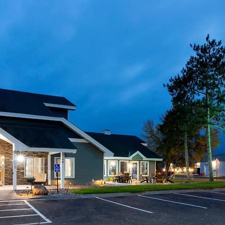 GrandStay Hotel & Suites Cambridge Exterior foto
