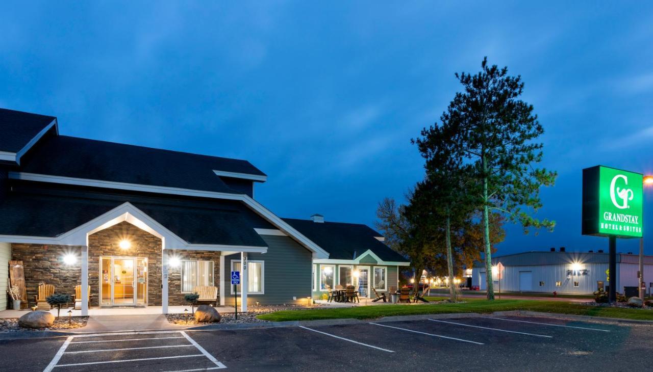 GrandStay Hotel & Suites Cambridge Exterior foto