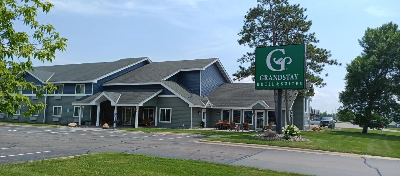 GrandStay Hotel & Suites Cambridge Exterior foto